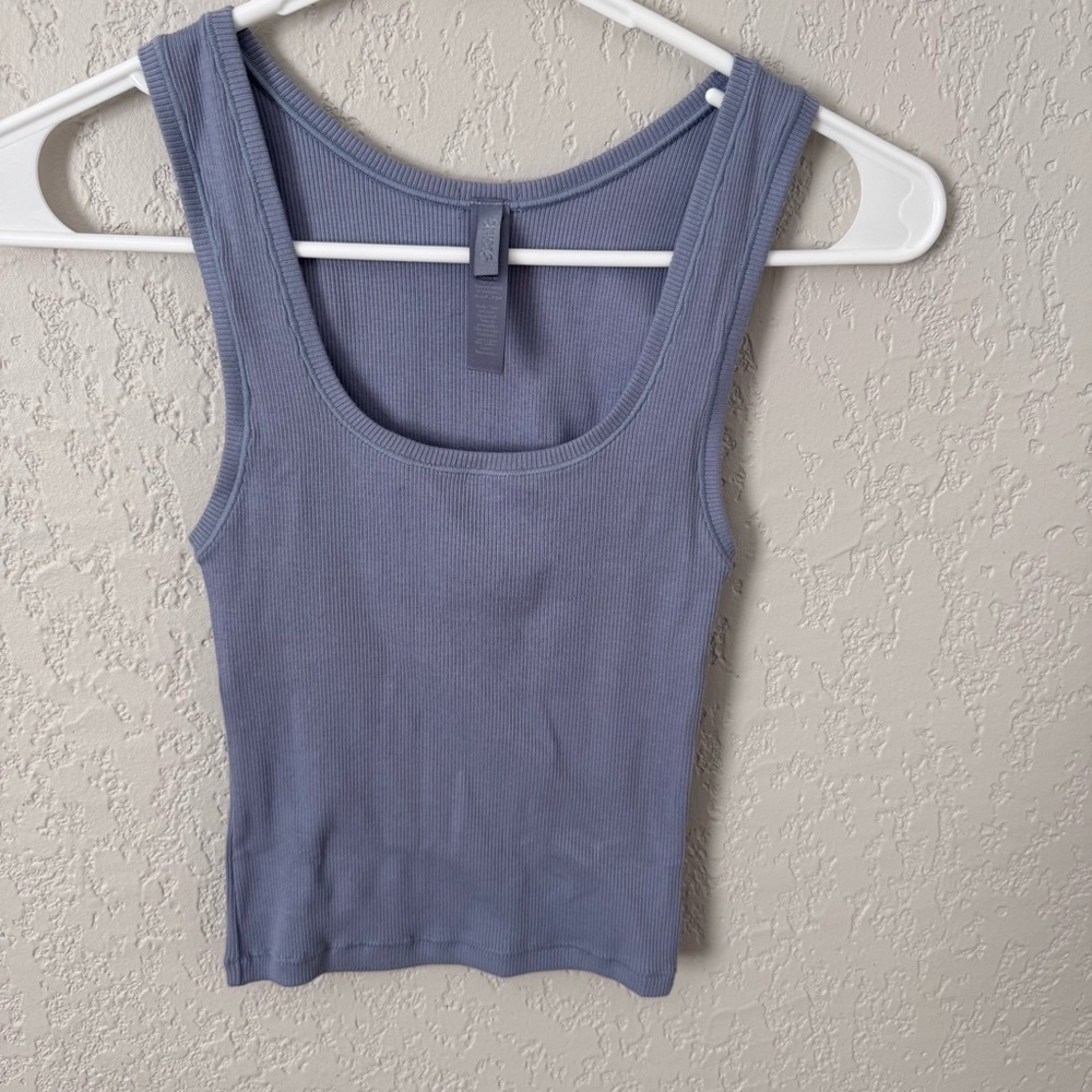 SKIMS Ribbed Pajama Set - Light Purple - Picture 5 of 5